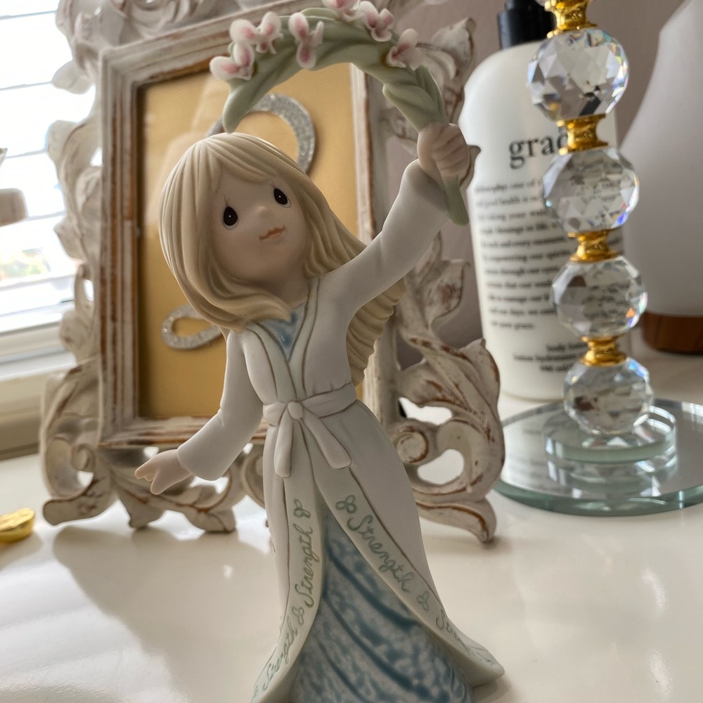 Precious Moments Figurine